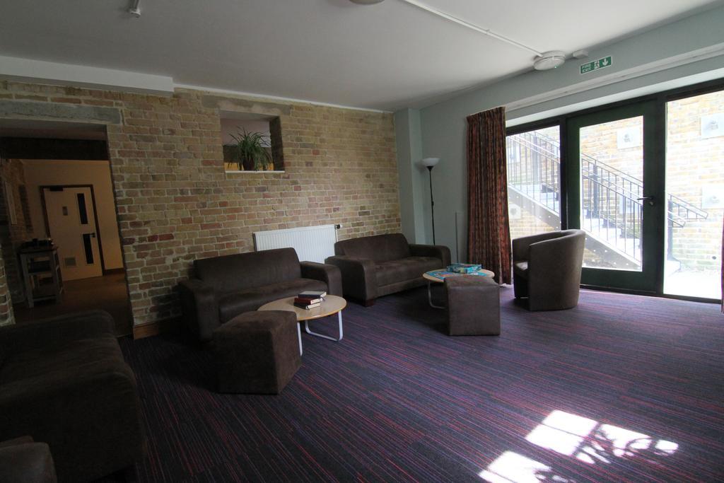 Yha Medway Hostel Gillingham  Exterior photo