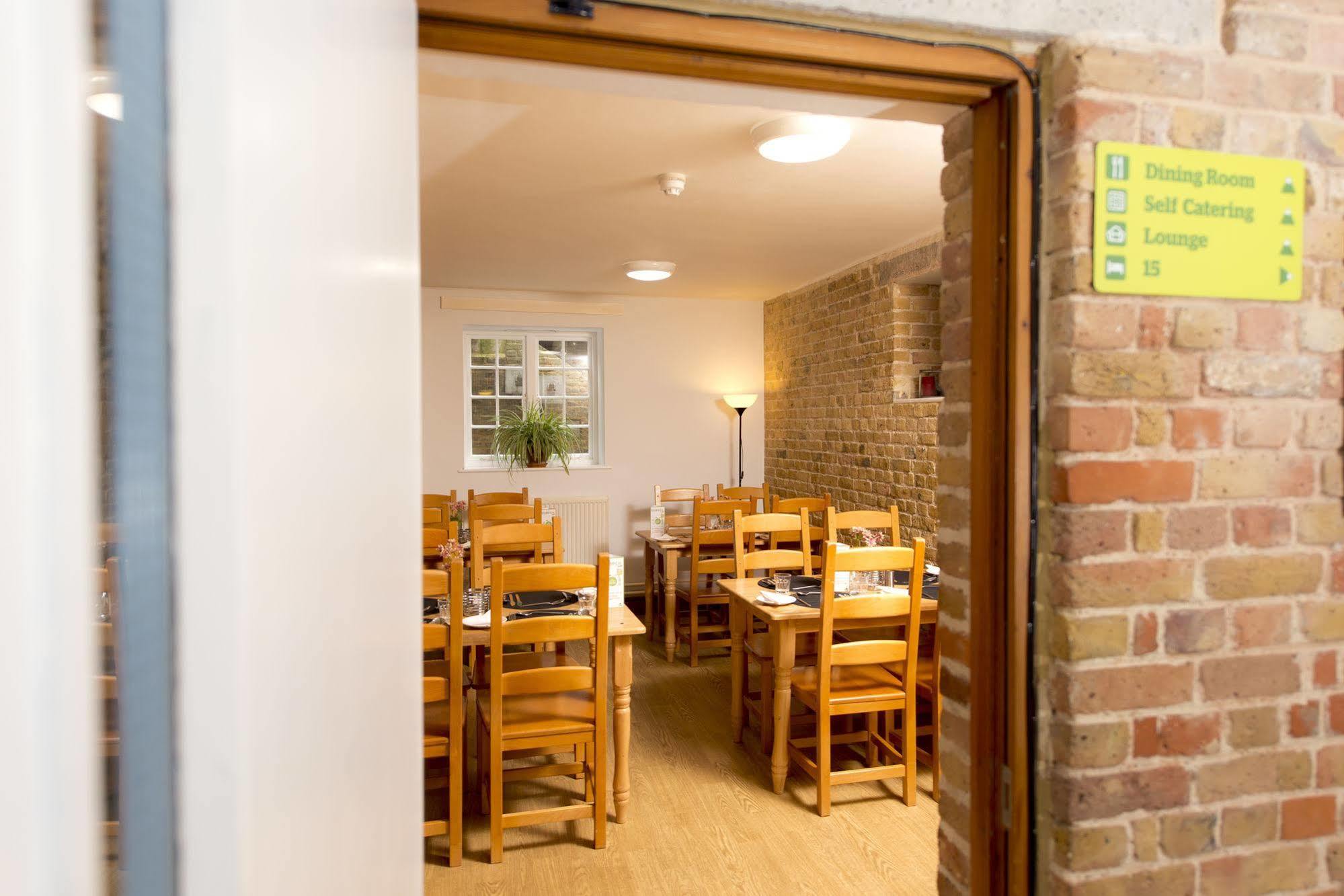 Yha Medway Hostel Gillingham  Exterior photo