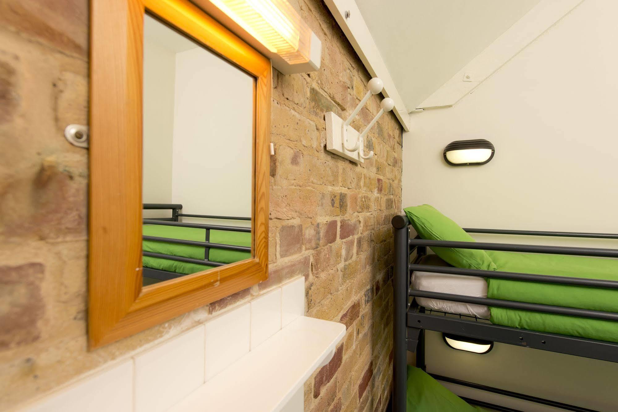 Yha Medway Hostel Gillingham  Exterior photo