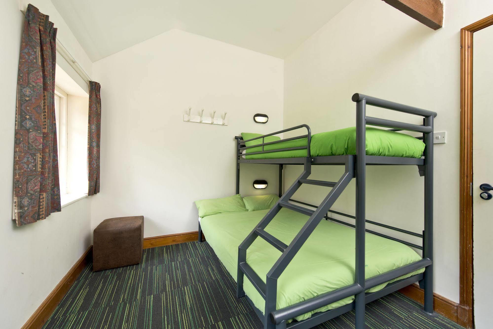 Yha Medway Hostel Gillingham  Exterior photo