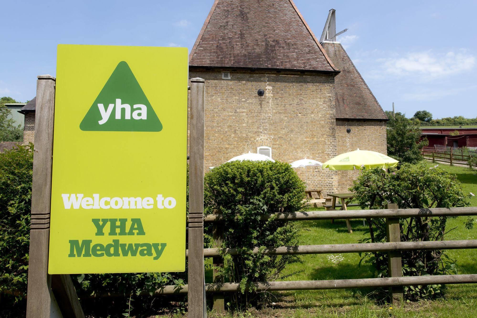 Yha Medway Hostel Gillingham  Exterior photo