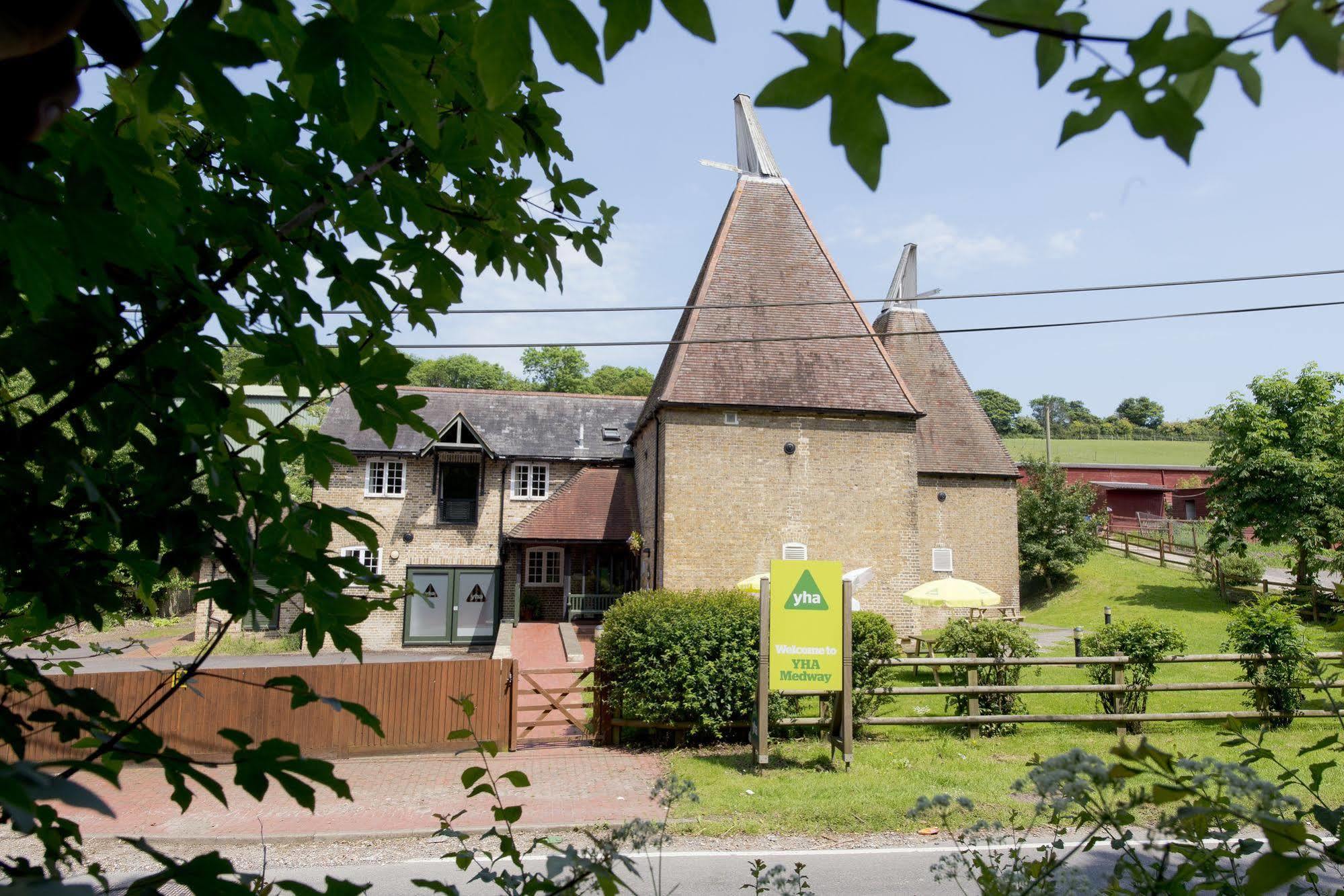 Yha Medway Hostel Gillingham  Exterior photo