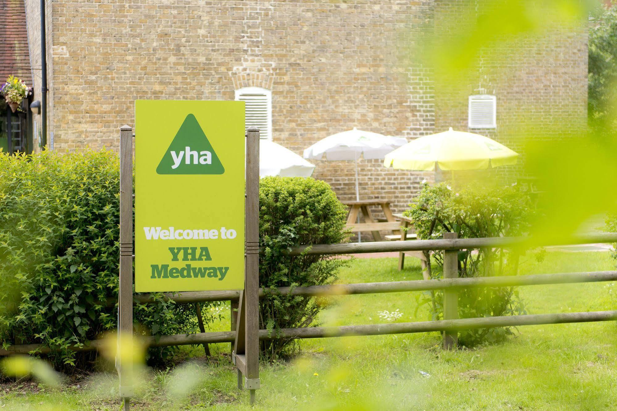 Yha Medway Hostel Gillingham  Exterior photo