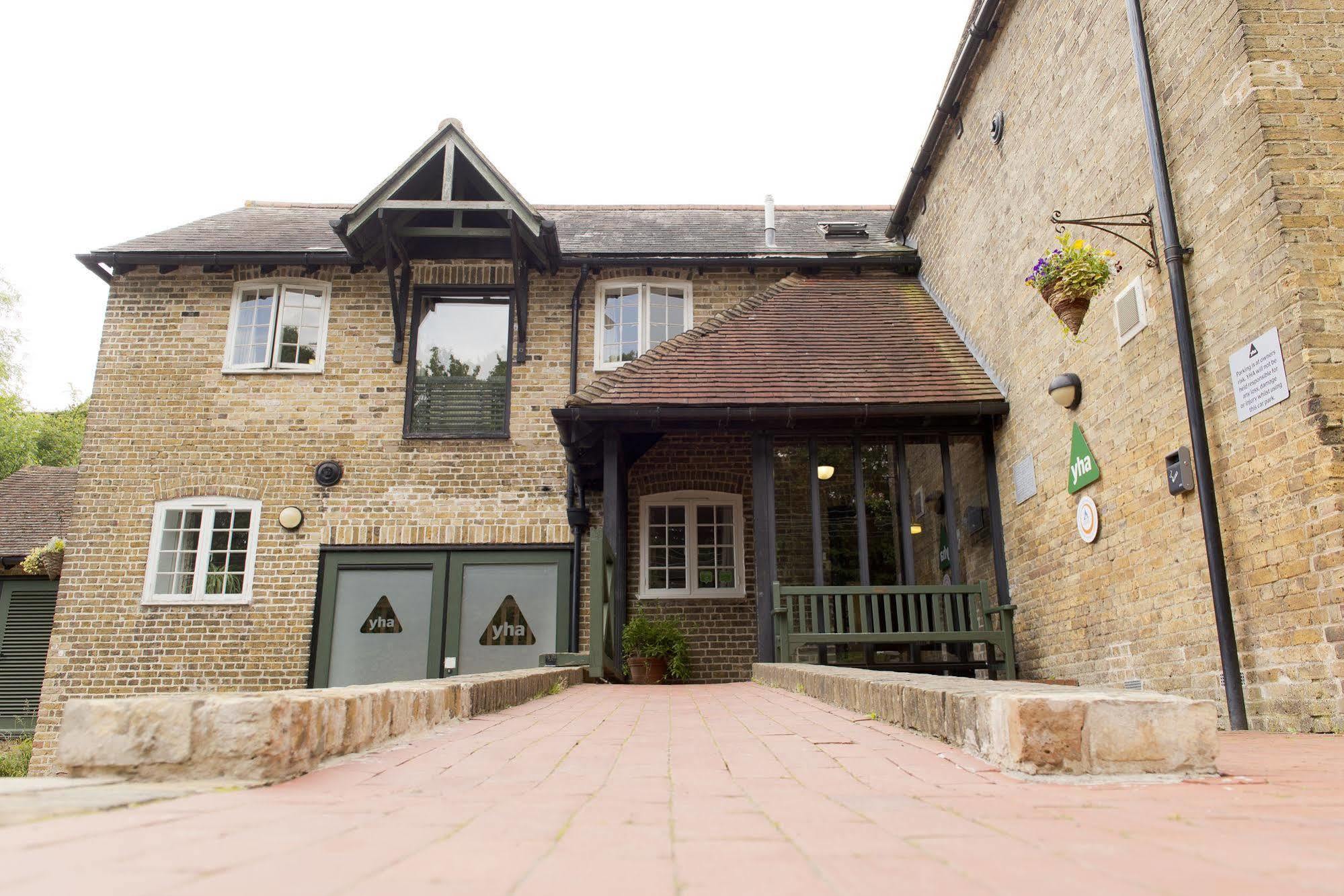 Yha Medway Hostel Gillingham  Exterior photo